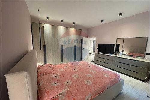 Tirane, shitet apartament 2+1+BLK Kati 4, 120 m² 153.000 Euro (komune)