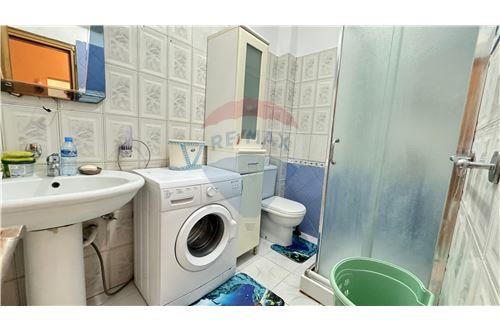 Tirane, jepet me qera apartament 2+1+Ballkon, , 85 m² 499 € (Pazari i ri)