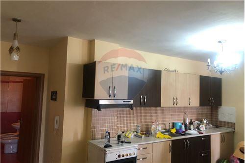 Tirane, shitet apartament 2+1 Kati 5, 100 m² 116.000 Euro (Brryli)