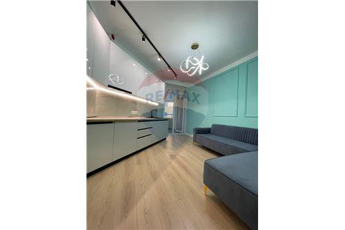 Tirane, shitet apartament 1+1+BLK Kati 4, 47 m² 74.000 Euro (Komuna Parisit)