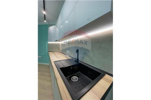 Tirane, shitet apartament 1+1+BLK Kati 4, 47 m² 74.000 Euro (Komuna Parisit)