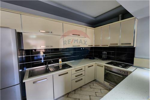 Tirane, shitet apartament 2+1+BLK Kati 8, 123 m² 160.000 Euro (Globi - Delijorgji - Rruga e Kavajës - Globe, Shqi)