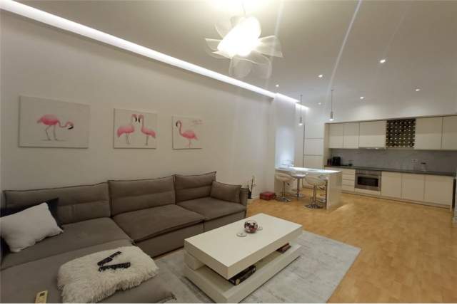 Tirane, jepet me qera apartament 1+1 Kati 2, 72 m² 500 Euro (Rruga Faik Konica)
