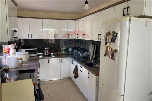 Tirane, shitet Vile 2+1 Kati 1, 300 m² 140.000 Euro (selite)