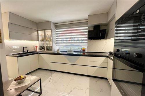 Tirane, jepet me qera apartament 3+1+A+BLK Kati 1, 122 m² 1.400 Euro (Eduart Mano)