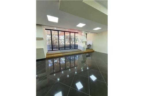 Tirane, shitet ambjent biznesi Kati 1, 117 m² 130.000 Euro (Don Bosko)