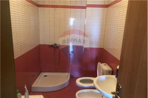 Tirane, shitet apartament 2+1 Kati 5, 100 m² 116.000 Euro (Brryli)