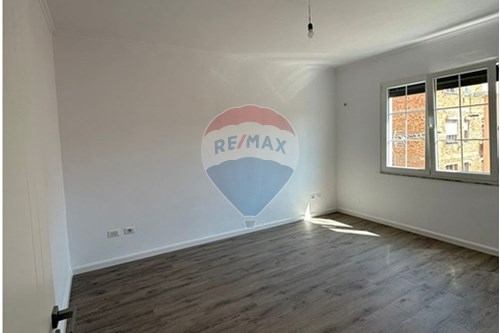 Tirane, shes apartament 2+1 Kati 3, 68 m² 150.000 € (21 Dhjetori, Shqipëri)