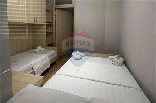 Tirane, jepet me qera apartament 2+1+BLK Kati 5, 90 m² 600 Euro (9 Kateshet)