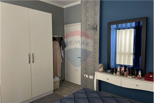 Tirane, shitet apartament 1+1+BLK 49 m² 96.600 Euro (komune)