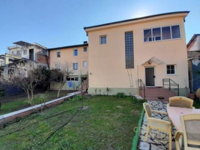 Tirane, shitet Vile 4+1 Kati 1, 350 m² 195.000 Euro (selite)