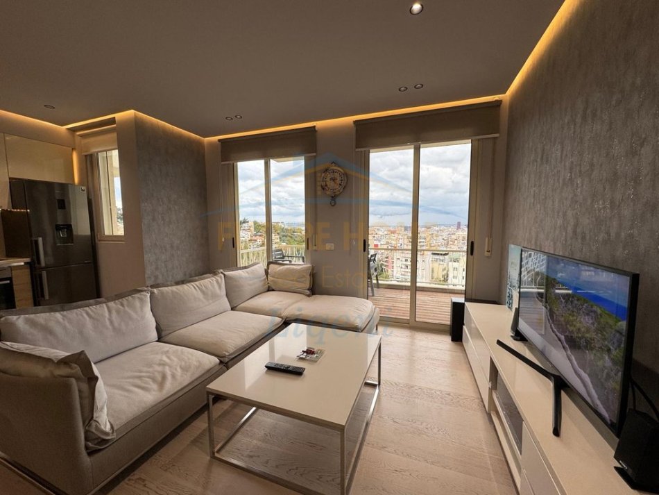 0683487469 Tirane, jepet me qera apartament 2+1+Ballkon Kati 2, 110 m² 950 € (Rruga Peti)