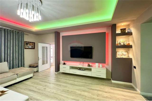 Tirane, jepet me qera Vile 3+1+BLK Kati 1, 300 m² 500 Euro (Linze)