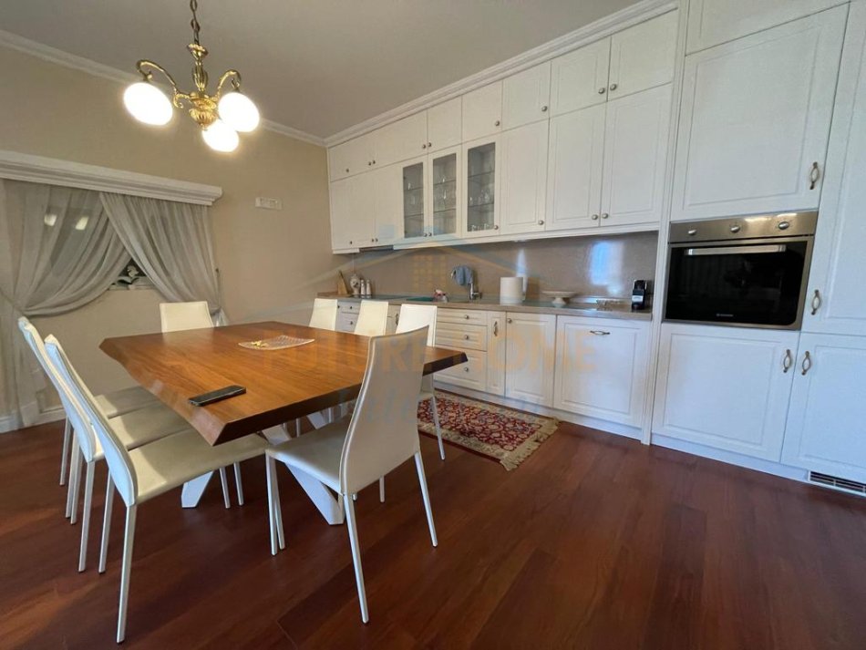 0683487469 Tirane, jepet me qera apartament 2+1+Ballkon Kati 2, 109 m² 270.000 € (Liqeni i Thate , Rruga Peti)