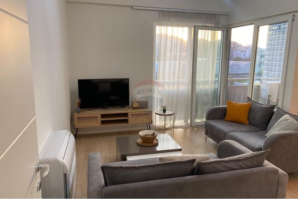 Tirane, jepet me qera 2+1+Ballkon , 83 m² 1.400 € (Liqeni Thate)