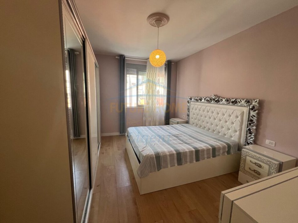 Tirane, jepet me qera 1+1 Kati 1, 78 m² 650 € (Liqeni i Thate)