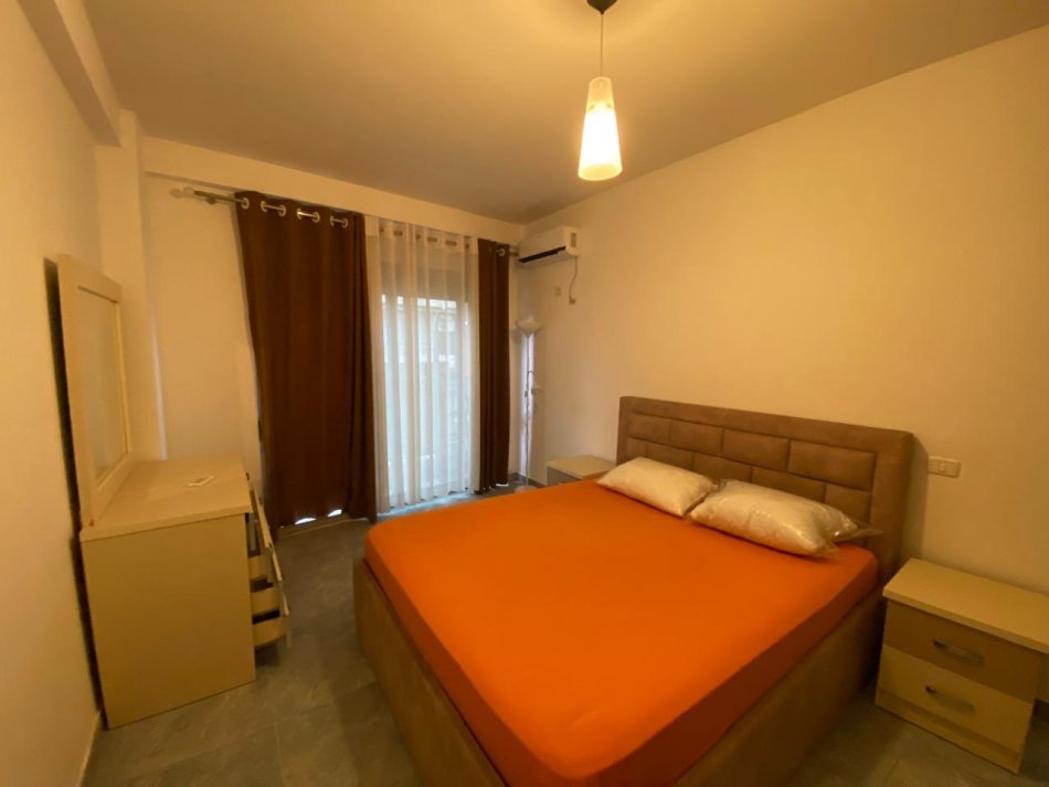 Tirane, shitet apartament 1+1+Aneks+Ballkon Kati 3, 65 m² 127.000 € (Liqeni Thate)