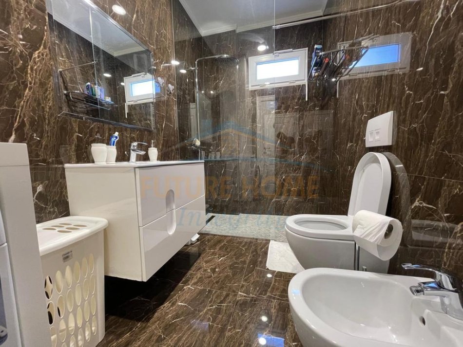 0683487469 Tirane, jepet me qera apartament 2+1+Ballkon Kati 2, 109 m² 270.000 € (Liqeni i Thate , Rruga Peti)