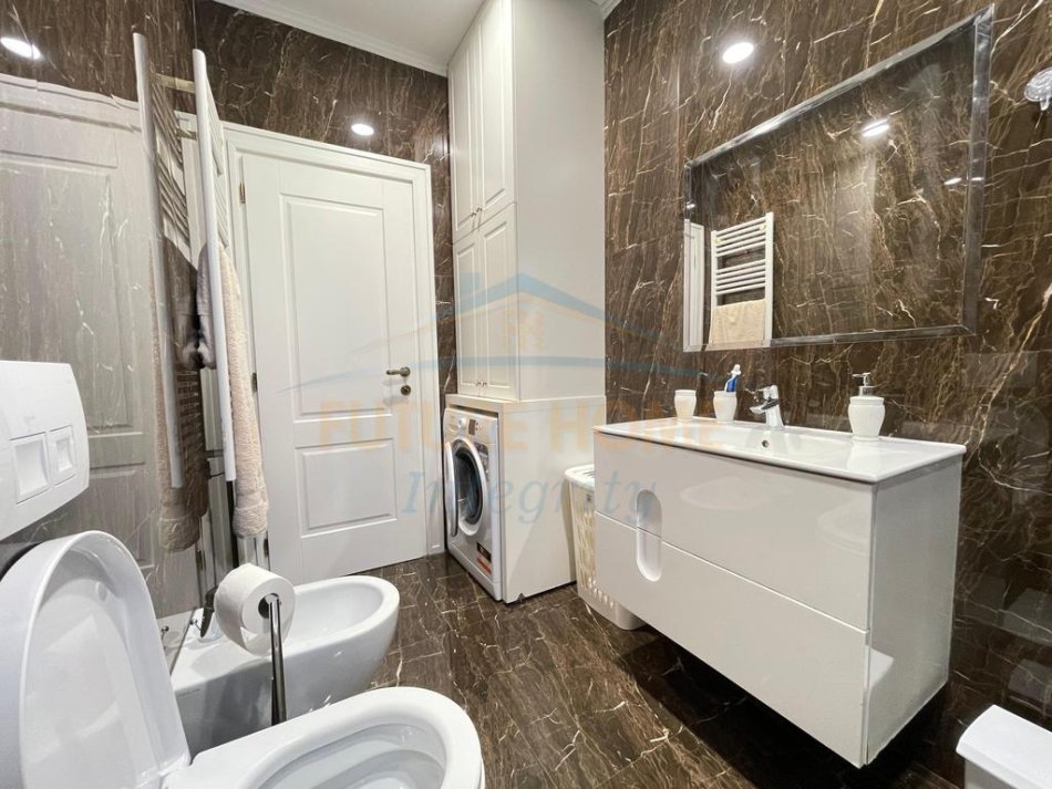0683487469 Tirane, jepet me qera apartament 2+1+Ballkon Kati 2, 109 m² 270.000 € (Liqeni i Thate , Rruga Peti)