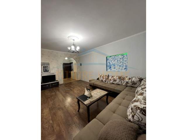 Tirane, jepet me qera apartament 2+1+BLK Kati 3, 104 m² 410 Euro (Laprake)
