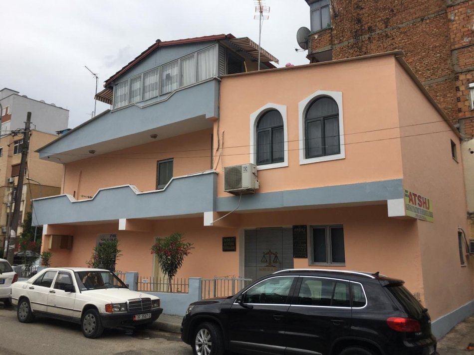 Tirane, shitet Vile 3 Katshe Kati 2, 297 m² 299.000 € (rruga Reshit Petrela Tirane)