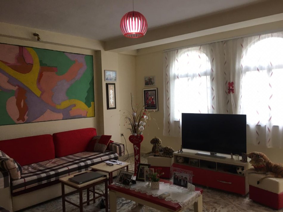 Tirane, shitet Vile 3 Katshe Kati 2, 297 m² 299.000 € (rruga Reshit Petrela Tirane)