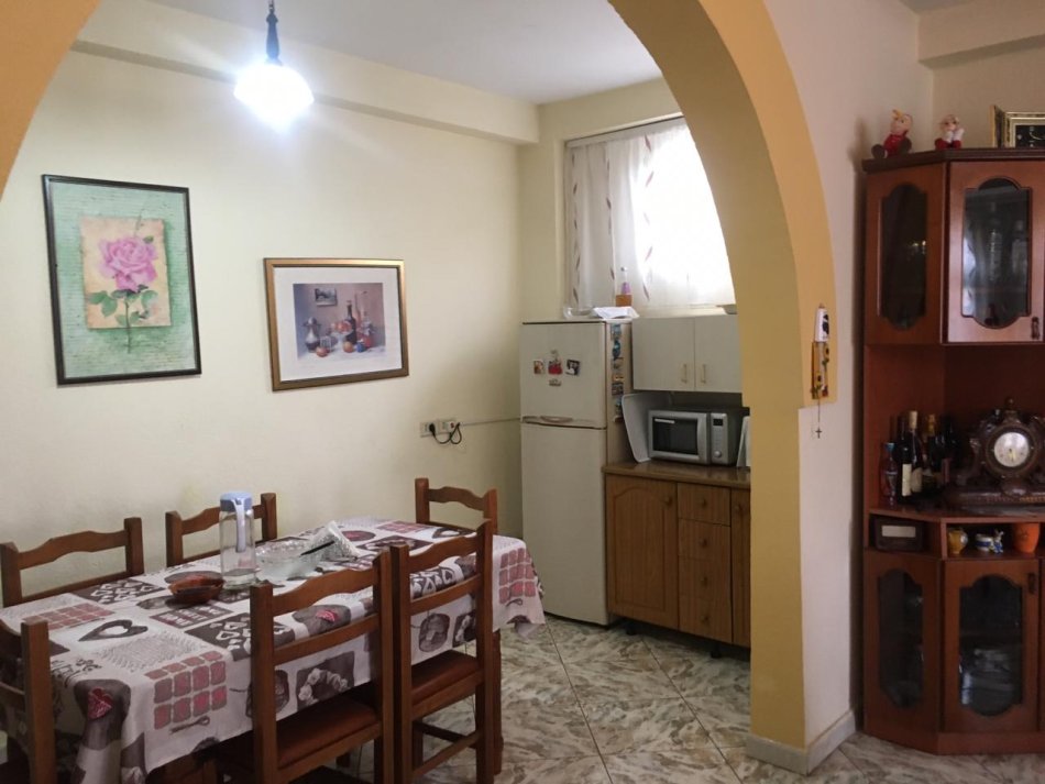 Tirane, shitet Vile 3 Katshe Kati 2, 297 m² 299.000 € (rruga Reshit Petrela Tirane)