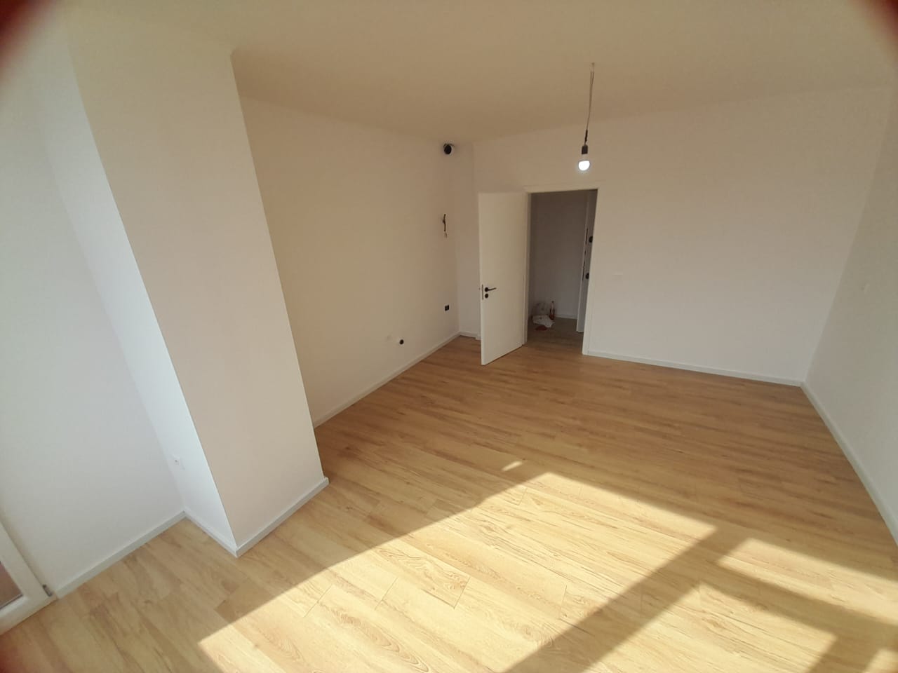 Shitje 1+1 Vasil Shanto ,Pallat Ri Me Ashensor/130.000 Euro