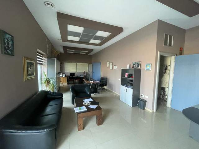 Lushnje, shitet ambjent biznesi Kati 2, 12.000 m² 1.600.000 Euro (Lushnje)