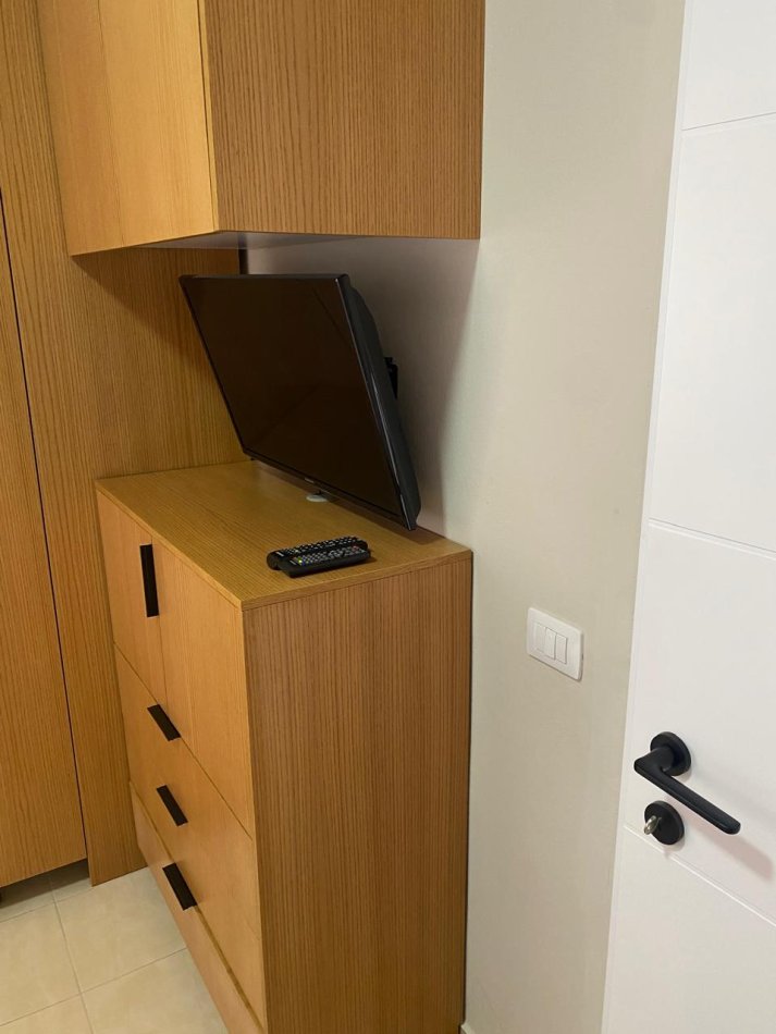Tirane, jepet me qera apartament 1+1+Ballkon Kati 5, 70 m² 500 € (MYSLYM SHYRE)
