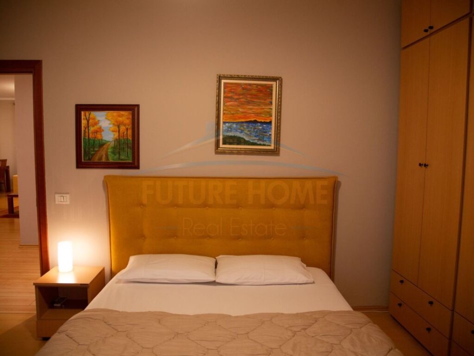 Tirane, jepet me qera apartament 3+1 Kati 7, 138 m² 900 € (Myslym Shyri)