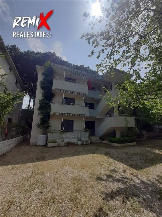 Mali Robit, shitet Vile 3 Katshe Kati 3, 450 m² 480.000 Euro