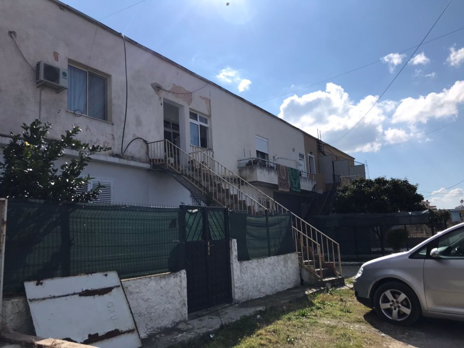 Durres, shes apartament 2+1 Kati 2, 97 m² (ne Maminas Shijak Durres.)