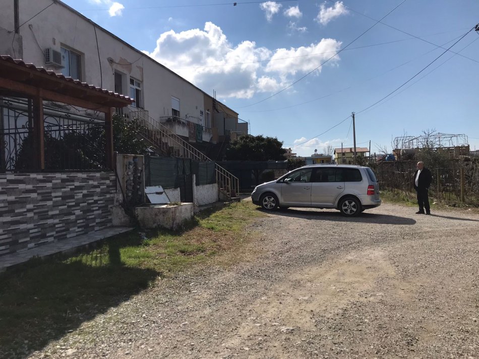 Durres, shitet apartament 2+1 Kati 2, 85 m² 31.000 € (ne Maminas Shijak afer restorant Vellezerit Osmani Maminas Durres.)