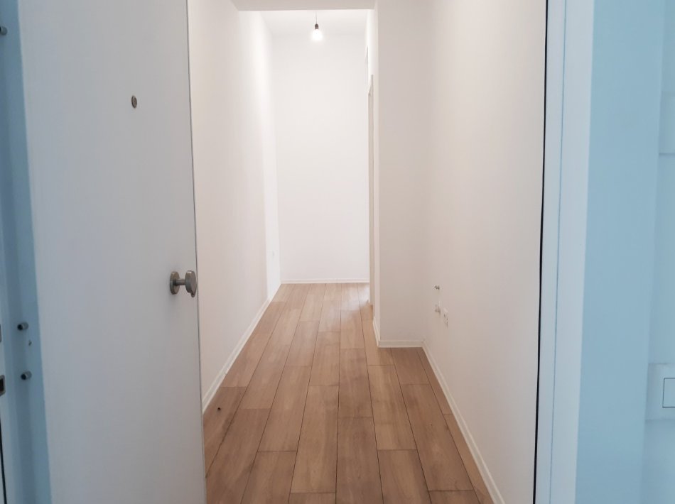 Tirane, shes apartament 1+1+Ballkon Kati 3, 67 m² 93.000 € (Ali demi)
