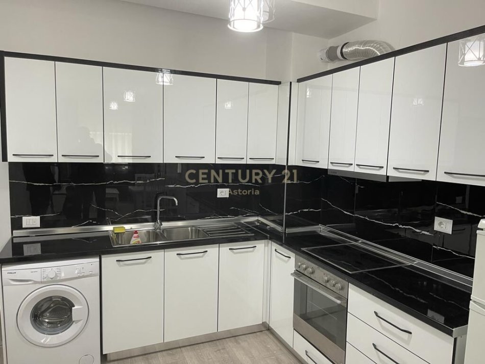 Tirane, shitet apartament 1+1 Kati 3, 52 m² 103.000 € 