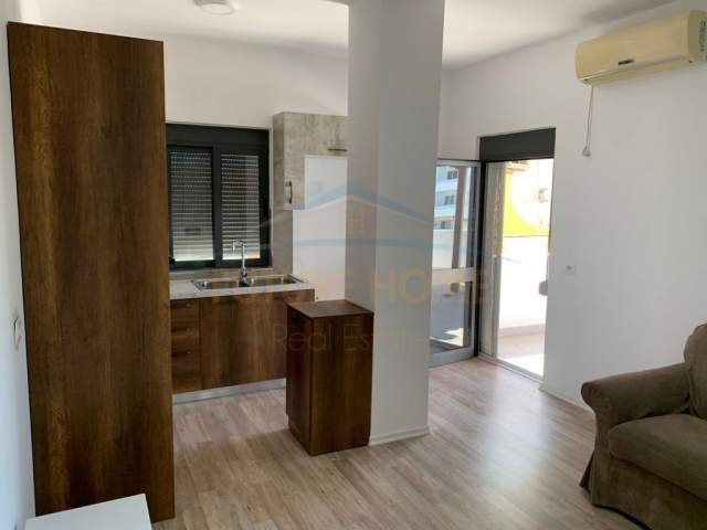 Durres, shitet apartament Kati 5, 110 m² 105.000 Euro (Rruga Taulantia)