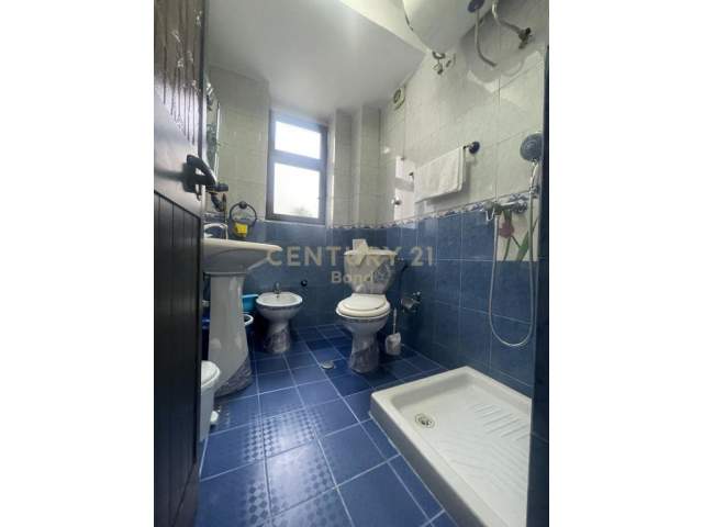 Tirane, jepet me qera apartament 2+1+A Kati 2, 76 m² 400 Euro (Shkolla e Baletit)