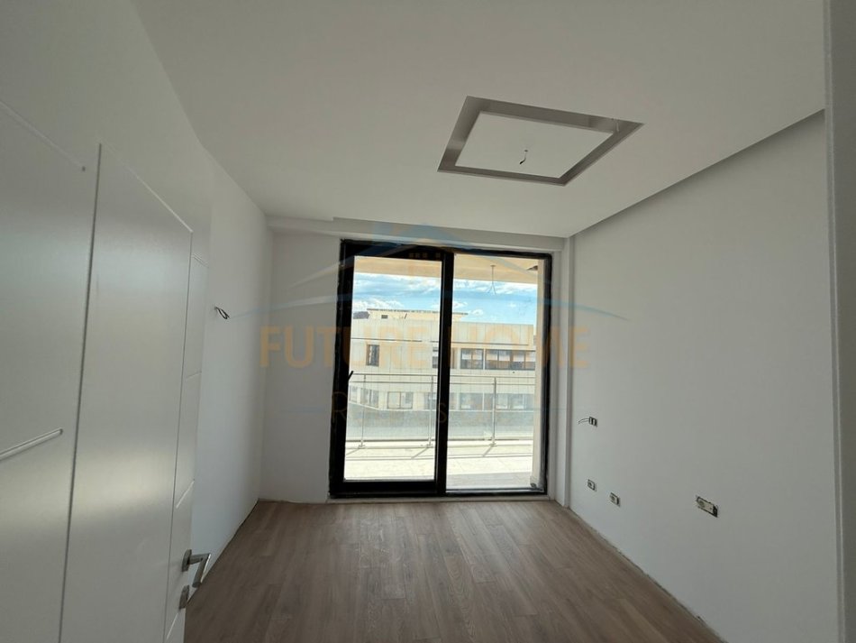 0683487469 Tirane, shitet apartament 3+1+Ballkon Kati 8, 139 m² 355.000 € (Rruga Mine Peza)