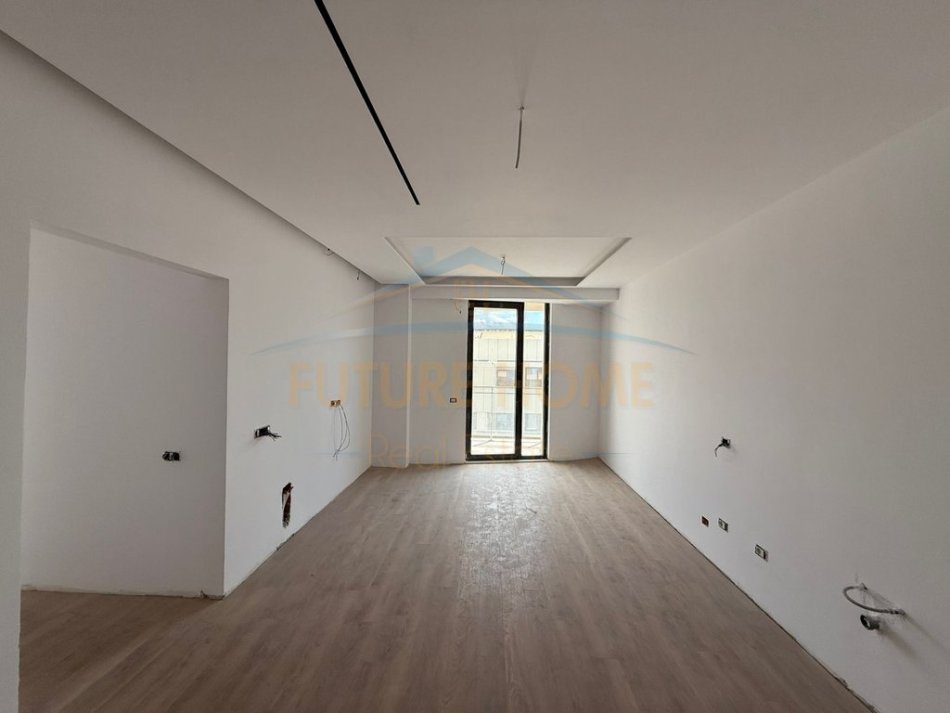 0683487469 Tirane, shitet apartament 3+1+Ballkon Kati 8, 139 m² 355.000 € (Rruga Mine Peza)