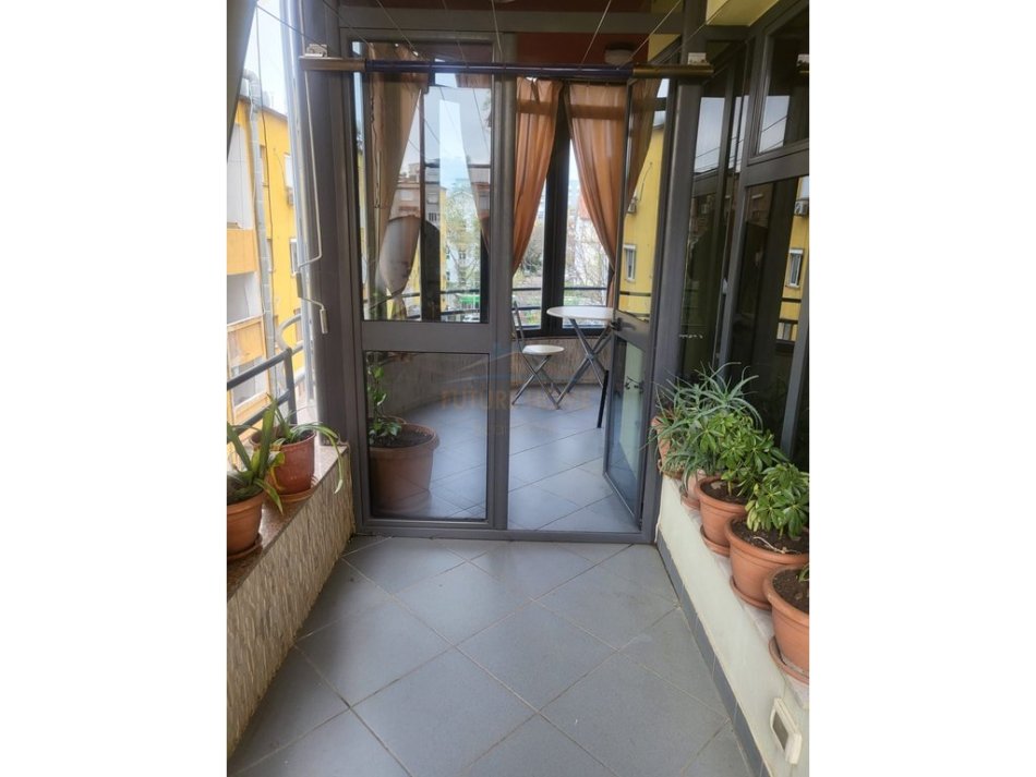 0683487469  Tirane, jepet me qera apartament 1+1+Ballkon Kati 4, 120 m² 550 € (Rruga Mine Peza)