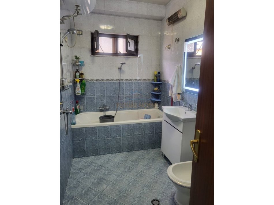 0683487469  Tirane, jepet me qera apartament 1+1+Ballkon Kati 4, 120 m² 550 € (Rruga Mine Peza)