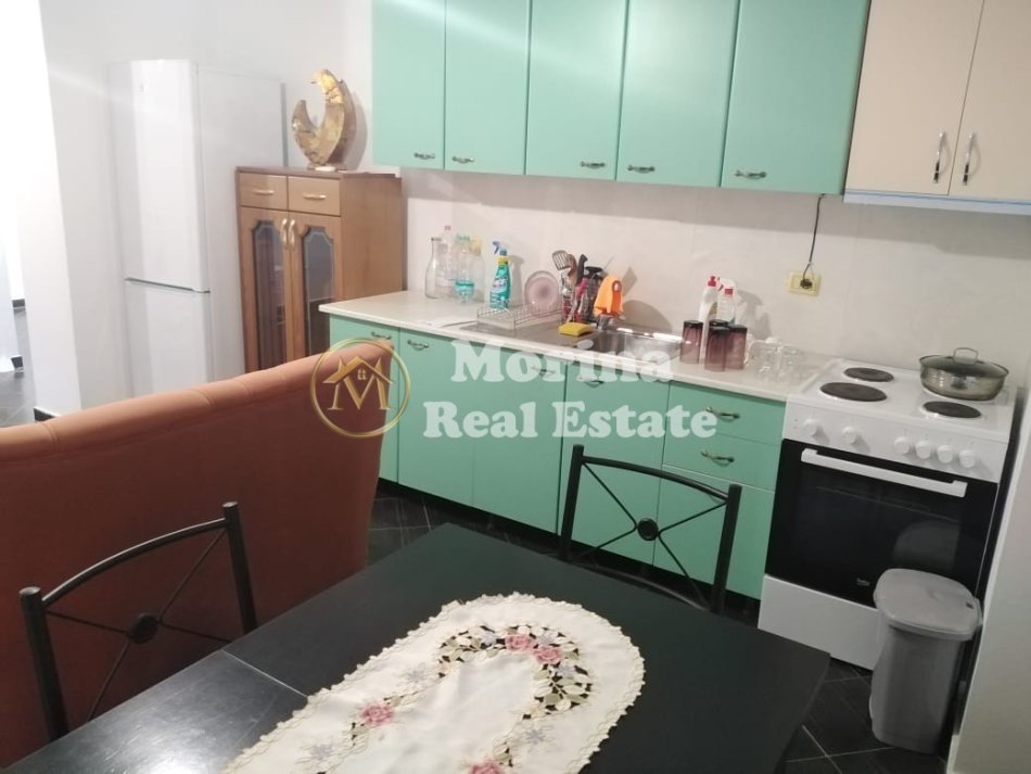Tirane, jepet me qera apartament 1+1 Kati 8, 60 m² 500 € (Rruga Medreseja)