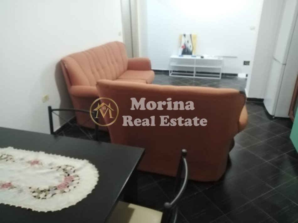 Tirane, jepet me qera apartament 1+1 Kati 8, 60 m² 500 € (Rruga Medreseja)