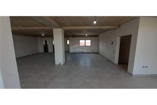 Tirane, jepet me qera ambjent biznesi Kati 1, 145 m² 1.200 Euro (Rruga e Shkodres)