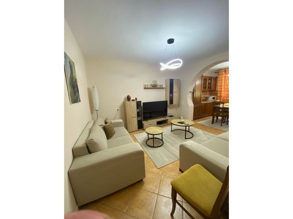 0683487469  Tirane, jepet me qera apartament 2+1 Kati 3, 72 m² 700 € (Myslym Shyri)