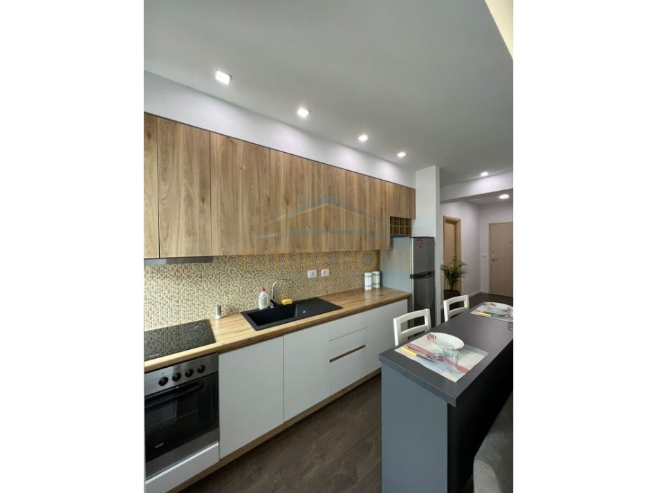 Tirane, shitet apartament 1+1+Ballkon Kati 7, 68 m² 155.000 € (Rruga Muhamet Gjollesha)