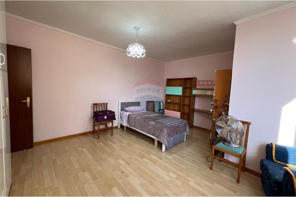 Tirane, jepet me qera apartament 1+1 Kati 1, 62 m² 600 € (Myslym Shyri)