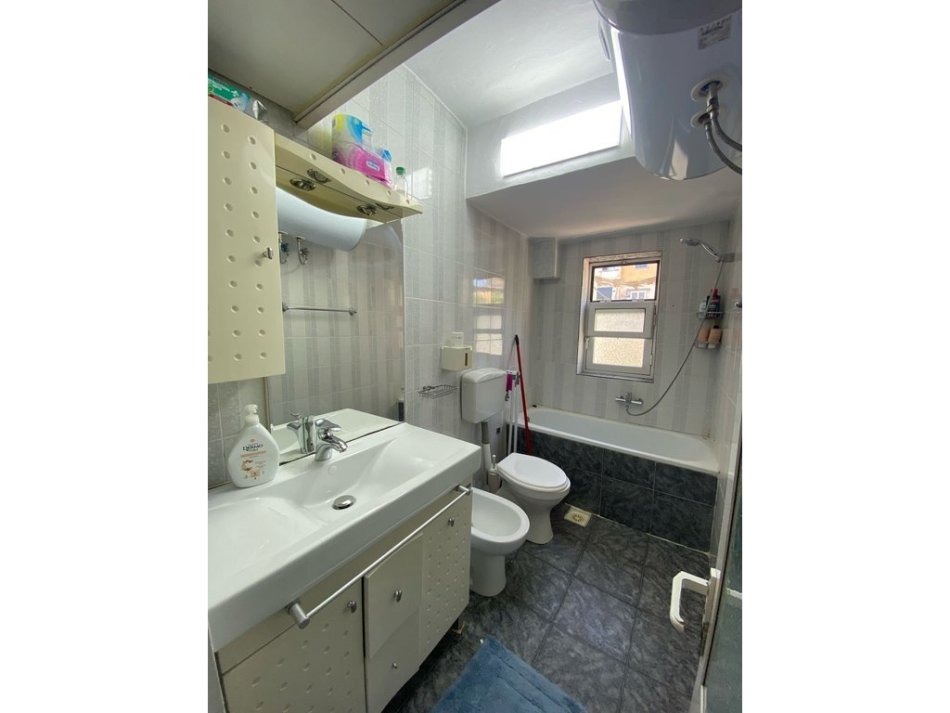 0683487469  Tirane, jepet me qera apartament 2+1 Kati 3, 72 m² 700 € (Myslym Shyri)