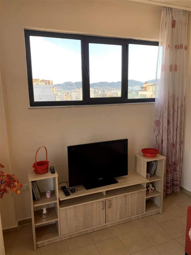 Tirane, jepet me qera apartament 1+1 Kati 11, 60 m² 550 Euro (Islam Alla)